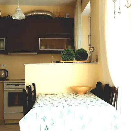 Sunny Apartment In Quiet Part Of Centre Sarande Exterior photo