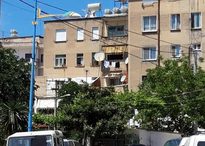 Sunny Apartment In Quiet Part Of Centre